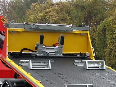 option DEPLACEMENT LATERAL DU TREUIL PAR VERIN