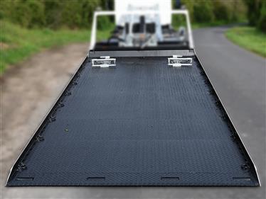 option PLATEAU SANS TROUS DE CALE AVEC CALAGE AVANT FIXE ET REGLABLE