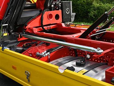 option BARRE REMORQUAGE FORME DROITE AVEC SUPPORTS