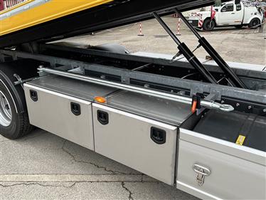 option SUPPORT  BARRE REMORQUAGE DROITE A ANNEAUX