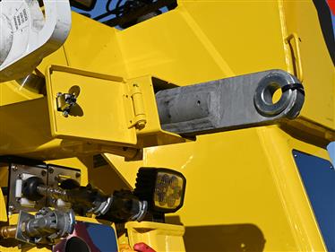 option BARRE REMORQUAGE DROITE AVEC TUNNEL DE RANGEMENT