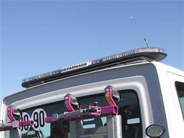 option REPETITION DES FEUX ET PROJECTEURS TRAVAIL DANS L'ENSEIGNE