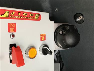 option PRISE 12V DANS COFFRE POUR EMETTEUR DE PLAQUE REMORQUAGE RADIO 