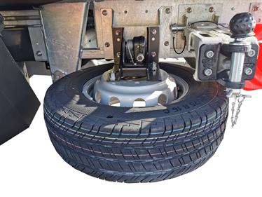 option PORTE ROUE SECOURS TYPE TREUIL