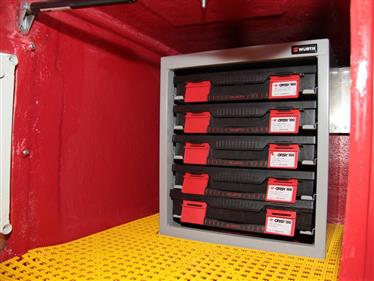 option SERVANTE 4 MALLETTES DANS CARROSSERIE