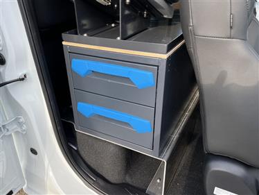 option SERVANTE 2 TIROIRS INSTALLEE EN CABINE (DERRIERE SIEGE PASSAGER)